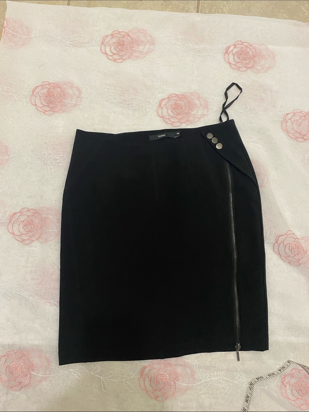 Classic Black Pencil Skirt with Zip Accent